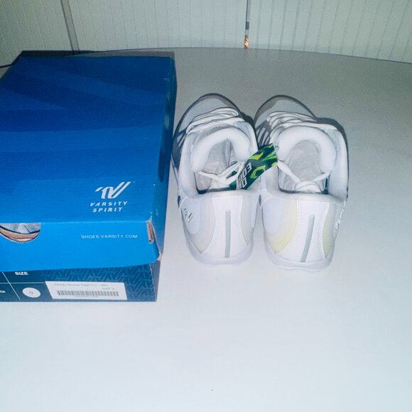 Varsity Double Edge 2 Cheer Shoes - White - Size 9 - Picture 3 of 7